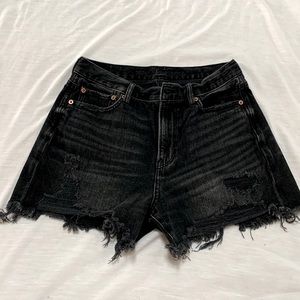 American Eagle 90s Boyfriend Shorts